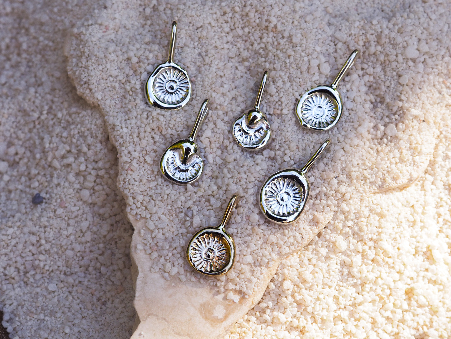 The Palm Charm 01