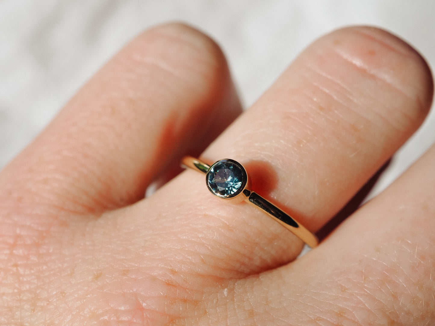 14k Montana Sapphire Ring (Size 6)